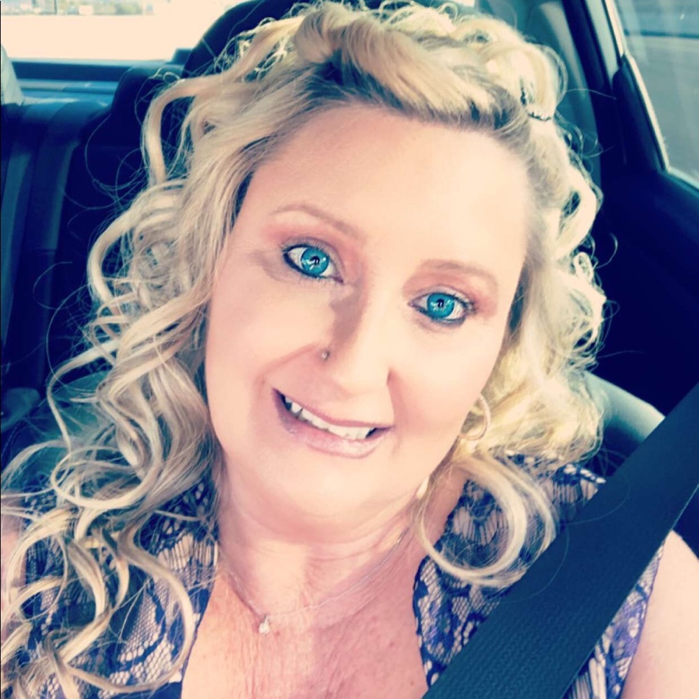 Meet your Posher, Lorilynn